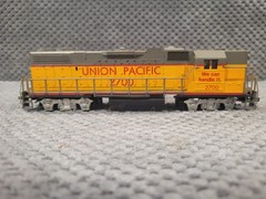 Union Pacific N Gauge Union Pacific Diesel Locomotive Engine 2700 Yellow Gray