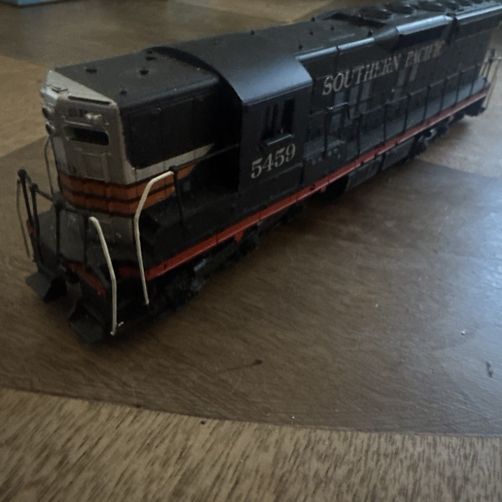 ATHEARN 3807 SD9 SOUTHERN PACIFIC SP #5459 LOCOMOTIVE Excellent Cd. No Box