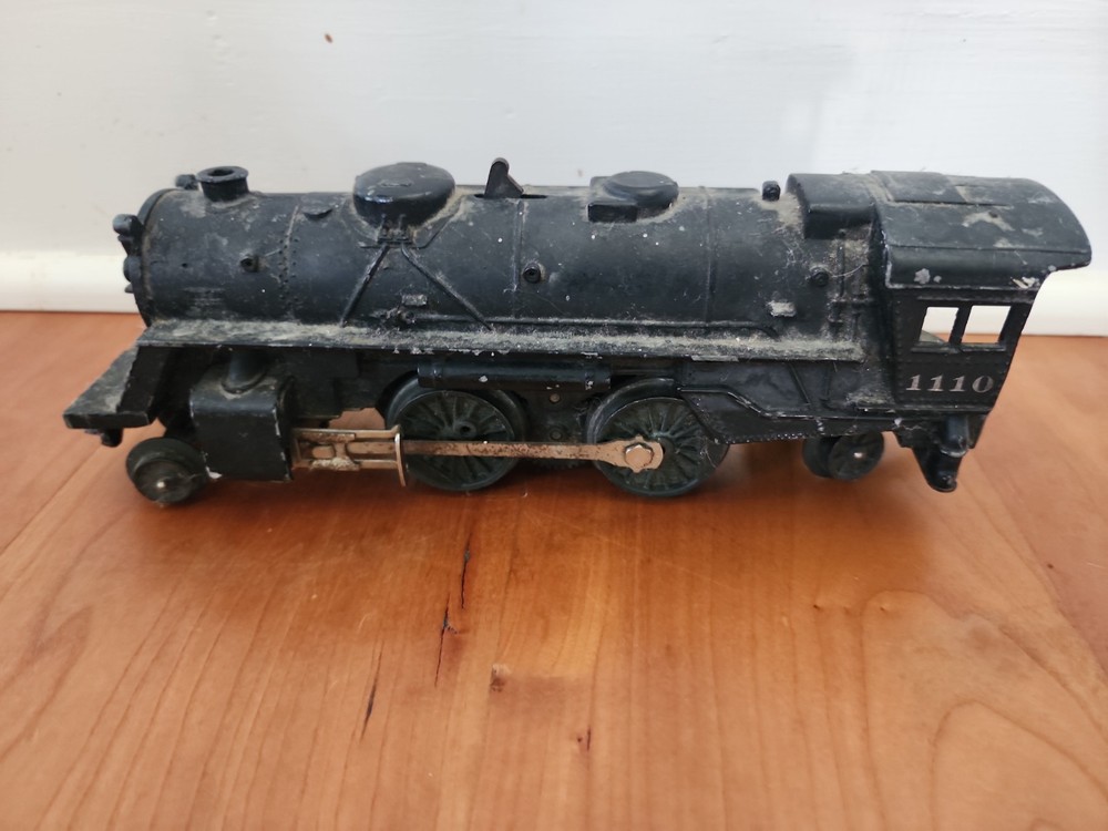 Nice Vintage Lionel Locomotive Model 1110