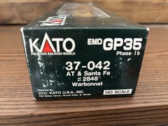 KATO HO Santa Fe 37-042 2848 GP35 Locomotive Runs Well