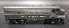(A) HO Gauge MRC Platinum Series New York Central Diesel Locomotive NYC # 1650