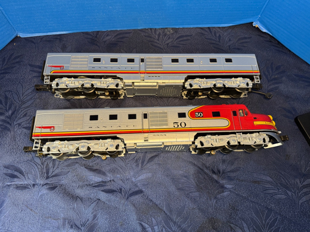 MTH Santa Fe ALCO DL-109 and DL-110 Diesel Locomotive and Powered B Unit,