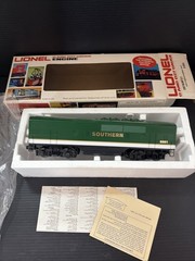 Lionel 6-8661 O Gauge Southern F3 B Non-Powered Diesel Locomotive New Old Stock