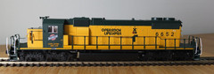 Kato 37-6521 HO gauge EMD SD38-2 diesel loco Chicago & North Western Op Lifesave