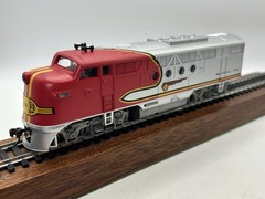 HO Bachmann Santa Fe FT-A Diesel Locomotive – (VG TESTED)