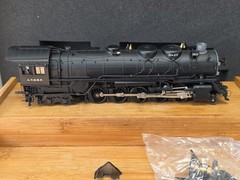 BROADWAY LIMITED HO 85 SANTA FE &SF 2-10-4 PTD & LETTERD 3829 STEAM ENGINE READ