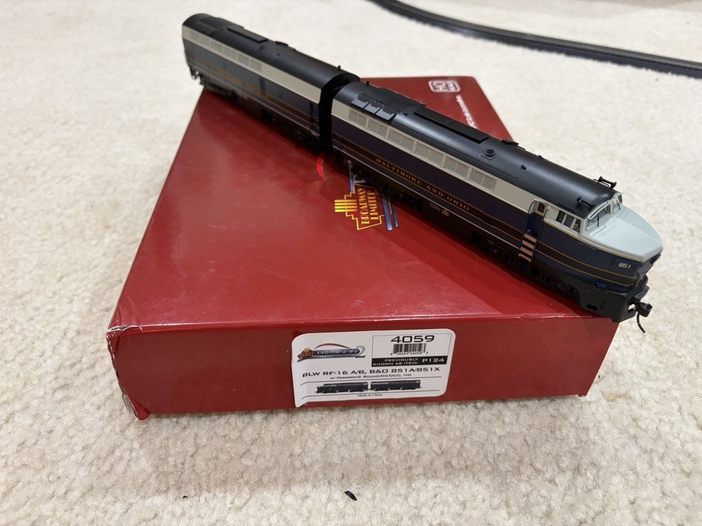 HO Broadway Limited Baltimore & Ohio RF-16 Sharknose Paragon 2 DCC / Sound #851