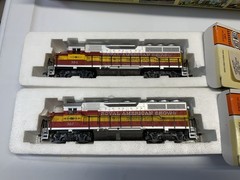 Rare Vintage Con-cor H.o. Scale Royal American Shows Locomotive And More 4pc Lot