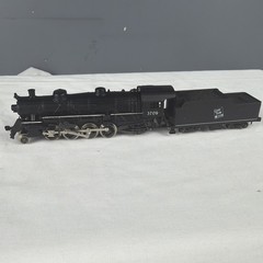 Rivarossi 9133 N Scale Mikado 2-8-2 Grand Trunk Steam Locomotive And Tender