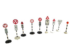 AC5069: Vintage Dinky Road Traffic Warning Signs (9)