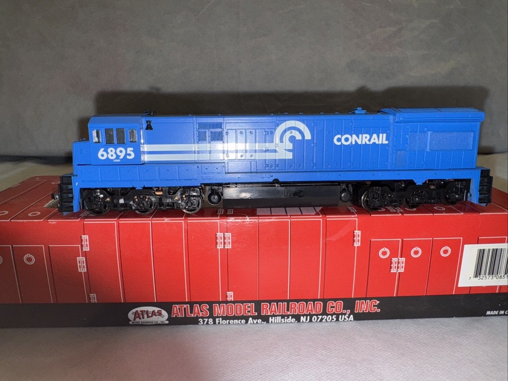 Atlas Conrail Road #8512 HO U36C No. 6895