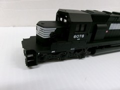 ATHEARN # 4426~ NORFOLK SOUTHERN SD40-2 POWERED LOCOMOTIVE # 6078 ~ HO SCALE~L-B