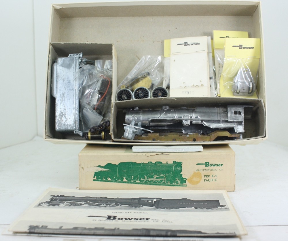 HO Scale Bowser Pennsylvania Railroad K-4 4-6-2 Locomotive Kit