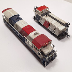Bachmann Train HO Scale Diesel Seaboard Coast Line 1776 Locomotive + Kaboos