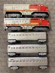 + Marx O Gauge Tin Santa Fe 21 AA Diesel Locomotive 3 Car Passenger Set