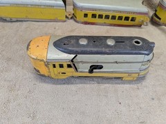 American Flyer Prewar Hiawatha Streamliner Lot of 4 Untested Yellow Gray