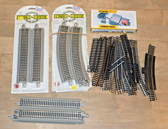 Bachmann HO Scale | Power Pack 44207 EZ Track Atlas Curve Straight Tracks