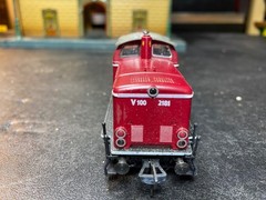 1965-1970 VINTAGE FLEISCHMANN HO V100-2181 MODEL NO. 1382 LOCOMOTIVE