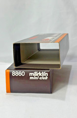 Marklin Mini-Club 8860 Z-Scale Locomotive EMD F7 Santa Fe In Box With Papers