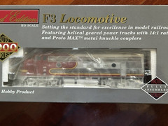 SUPER CHIEF SANTA FE EMD F3A LOCO – SOUND & DCC ” CHIEF WARBONNET ” HO Scale NEW