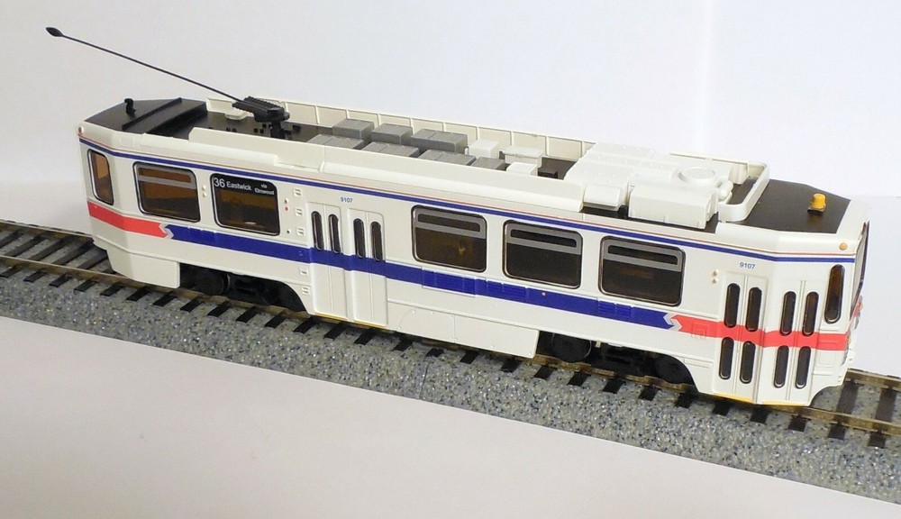 HO Trolley SEPTA Kawasaki single-end LRV #9107 POWERED MODEL by IHP/MTM