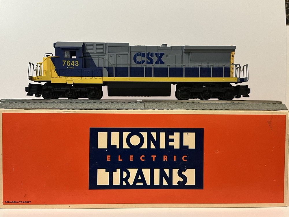 Lionel 6-18215 O Gauge CSX Dash 8 40-C Diesel Engine #7643 EX+/Original Box