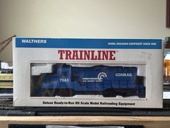 HO Walthers 931-106 EMD GP9M Loco Conrail #7563