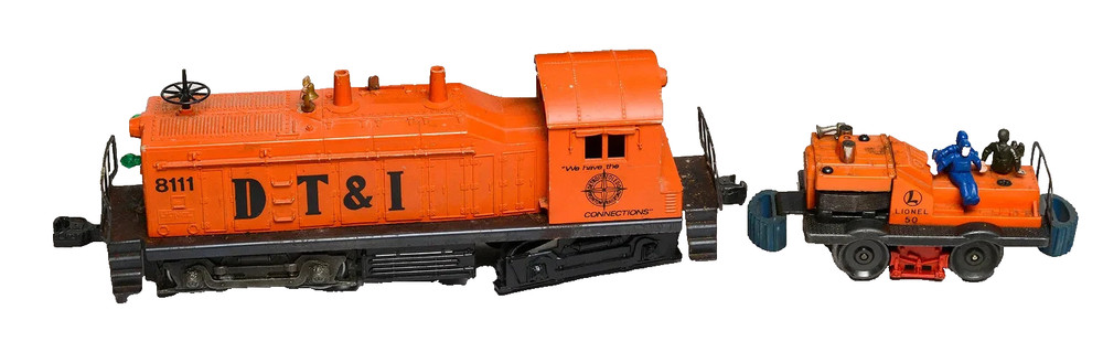 2 VINTAGE Lionel O GAUGE ENGINES #8111 DT&I NW2 Diesel Loco & #50 GANG CAR~RUNS