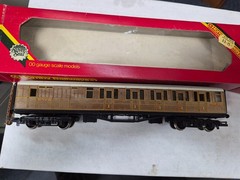 HORNBY 435(4pc),436(3pc)448 LNER TEAK PASSENGER CARS OO SCALE 1:76 PRE OWN BOXES
