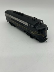 HO Kato Diesel Locomotive 9604 Pennsylvania Tested Runs good no box