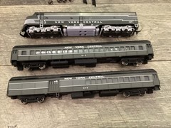 Life-Like HO Scale E8 Diesel Locomotive New York Central #4070, 305, 810