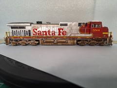 HO-Scale MTH GE C44-9W Santa Fe 5501