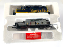 Proto 2000 HO 8008 Santa Fe GP20 Locomotive #1107 – DC only