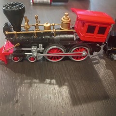 FAO Schwarz HO Steam Locomotive w/ Caboose – Red Black Silver