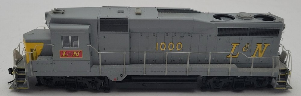 Proto 2000 21525 Louisville & Nashville GP30 Diesel Locomotive #1000