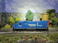 Athearn Genesis HO Scale Conrail Operation Lifesaver GP15-1 #1637 with DCC/Sound