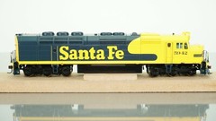Athearn Genesis FP45 Santa Fe 5942 HO scale