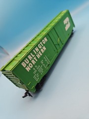 Vintage Tyco HO Scale Burlington Northern 5628 Diesel Locomotive & Boxcar