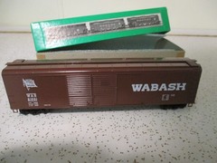HO Bowser 50′ round roof boxcar Wabash 55406 double door