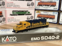 KATO N Scale SD40-2 Santa Fe #5001 Analog DC Diesel Loco USED wrong box