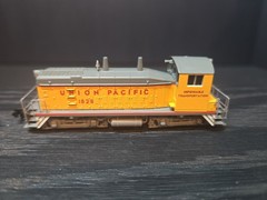 Life-Like Trains N Scale UP Locomotive 7518 See Details & Pictures! US Seller