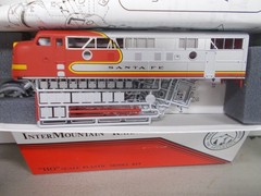 INTERMOUNTAIN # 44005-1~SANTA FE “WARBONNET” F-7A LOCOMOTIVE SHELL KIT~HO SCALE
