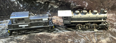 Lot of 2-HO SCALE AT&SF 0-6-0 STEAM LOCOMOTIVE & 420 Switcher WORKs, 7-5 bin2