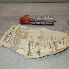 Bachmann HO Santa Fe EMD F9 Diesel Locomotive Body Shell + Manual Preowned