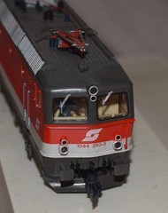 Roco No. 43633 OBB 1044 Diesel Locomotive Red – HO Gauge in Box