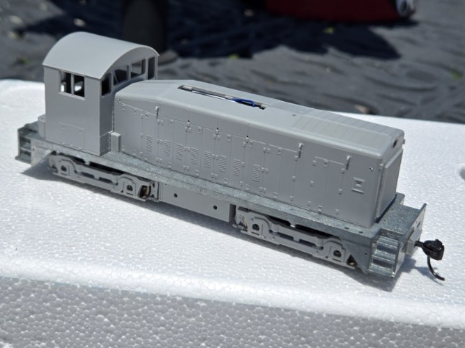 Walthers Proto – HO – EMD – SW1200 DCC/SOUND – UNDECORATED – #920-41500 – NIB