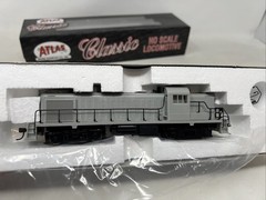 HO ATLAS 8450 ALCO RS-3 LOCOMOTIVE UNDECORATED NOS