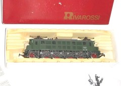 Rivarossi 1094 DB Electric loco. For 3 rail AC analogue. Excell cond. Boxed. HO