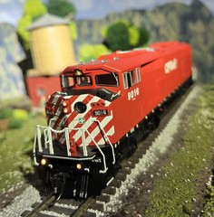 Bowser HO Scale CP Rail SD40-2F #9016 with DCC/Sound
