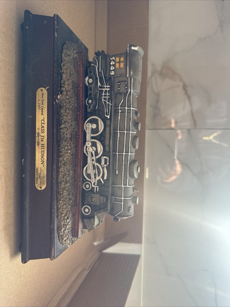 – New York Central C. 1937 Class J3a Hudson /5000 Limited Edition Railroad Model